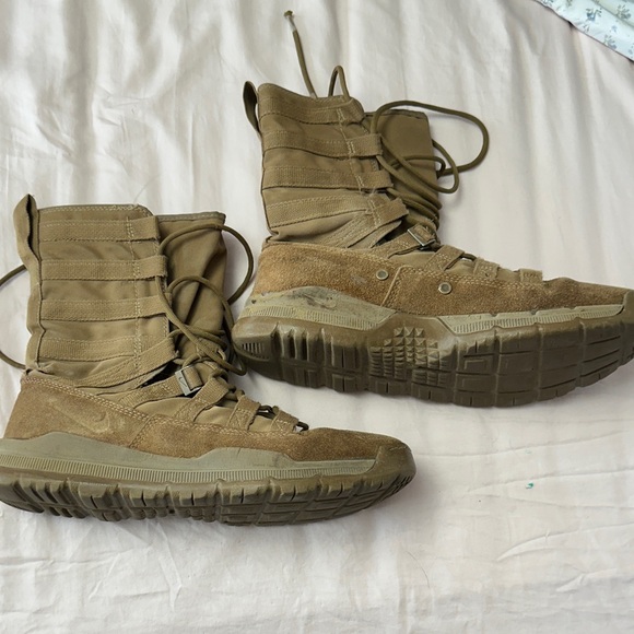 nike boots men tan